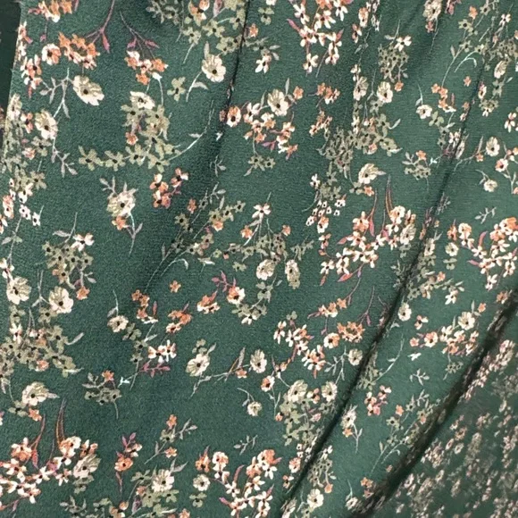 AUGUST SKY
Floral Long Sleeve
Midi Dress - Picture 7 of 8